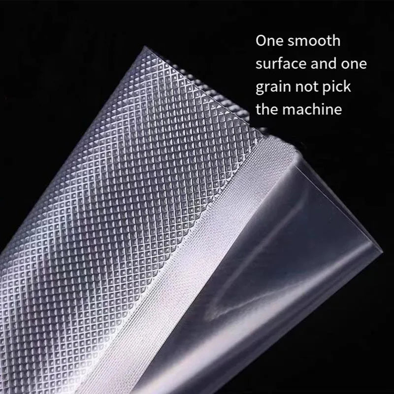 Automatic food vacuum packaging machine